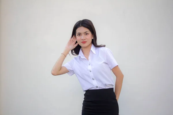 Tailandês Adulto Estudante Universidade Uniforme Bela Menina Ouvir — Fotografia de Stock