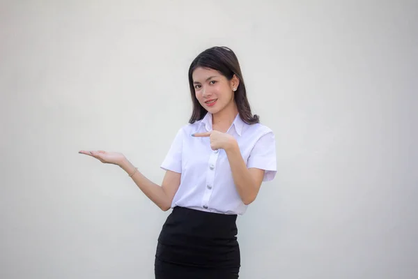 Tailandês Adulto Estudante Universidade Uniforme Bela Menina Mostrar Mão — Fotografia de Stock