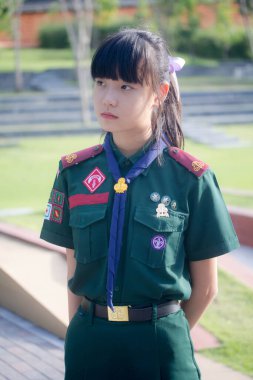 BANGKOK, THAILAND - 4 Sep, 201: Tayland erkek izci üniformalı liseli mutlu ve rahat, Bangkok Tayland.