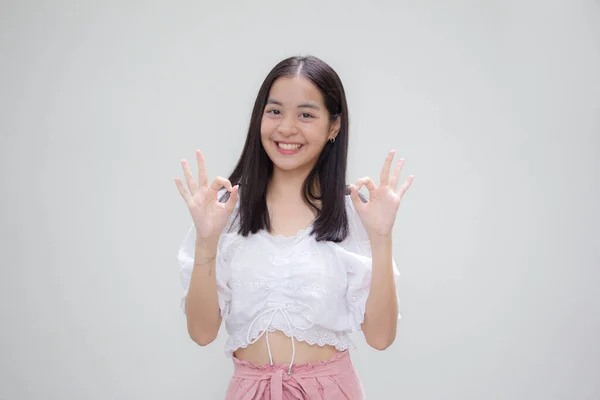 Asia Tailandesa Adolescente Blanco Camiseta Hermosa Chica —  Fotos de Stock