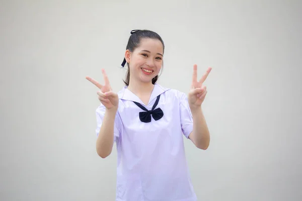 Azjatyckie Tajskie Gimnazjum Uczennica Mundur Piękny Dziewczyna Zwycięstwo — Zdjęcie stockowe