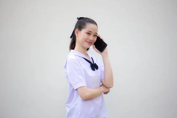 Asia Thai Junior Estudiante Secundaria Uniforme Hermosa Chica Llamando Smartphone — Foto de Stock