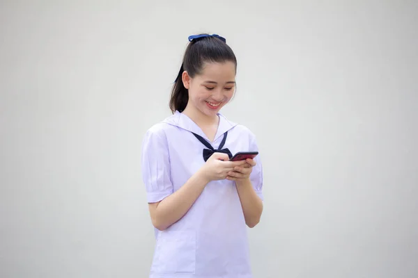 Asia Thai Junior Estudiante Secundaria Uniforme Hermosa Chica Usando Teléfono — Foto de Stock