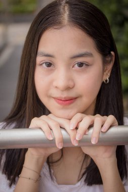 Asia Thai gençlik tişörtü güzel kız gülümse ve rahatla, Vintage Style