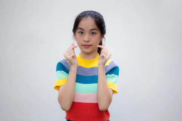 Asiatisch Thai Teen Farbe Shirt Hübsch Mädchen Geben Herz — Stockfoto