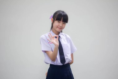 Tayland ortaokul üniforması portresi. Güzel kız.