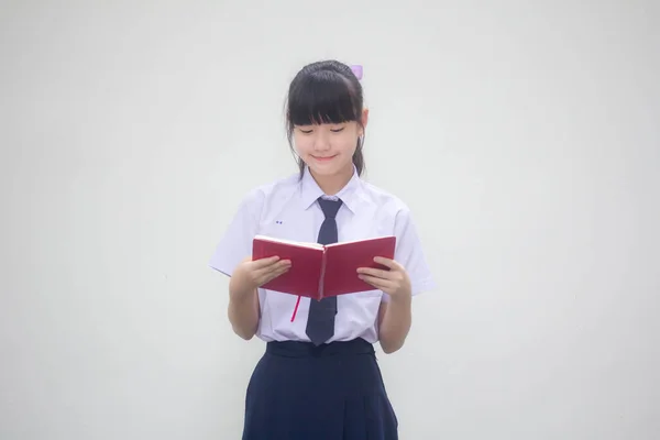 Asya Thai Ortaokul Üniforması Güzel Kız Bir Kitap Okudu — Stok fotoğraf