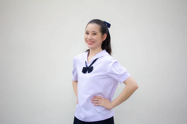 Asia Thai Junior Estudiante Secundaria Uniforme Hermosa Chica Sonrisa Relajarse — Foto de Stock