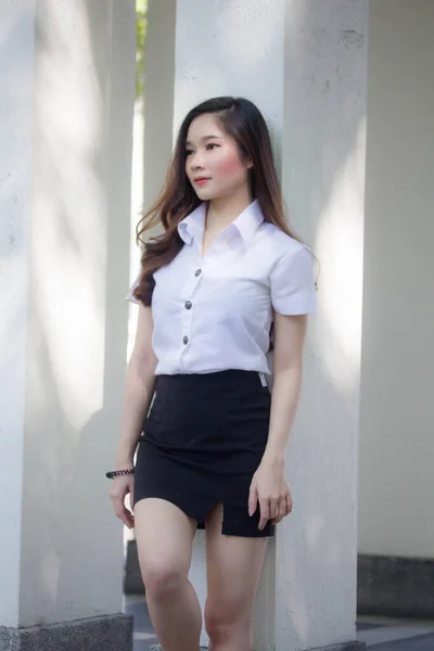 Thai Vuxen Student Universitet Uniform Vacker Flicka Leende Och Koppla — Stockfoto