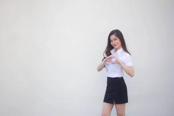 Thai Volwassen Student Universiteit Uniform Mooi Meisje Geven Hart — Stockfoto