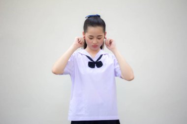 Asya Thai Ortaokulu öğrencisi üniforması güzel kız dinlemiyor