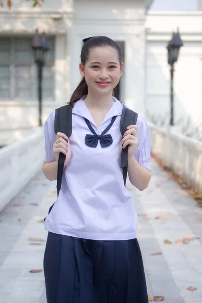 Asia Thai Junior Estudiante Secundaria Uniforme Hermosa Chica Sonrisa Relajarse — Foto de Stock