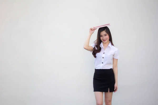 Thai Adulte Étudiant Université Uniforme Belle Fille Sourire Détendre — Photo