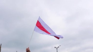 Minsk, Belarus - 23 Ağustos 2020: Minsk 'te barışçıl protesto. Cumhurbaşkanlığı seçimlerinin sonuçlarına katılmayanların hükümet karşıtı mitingleri.