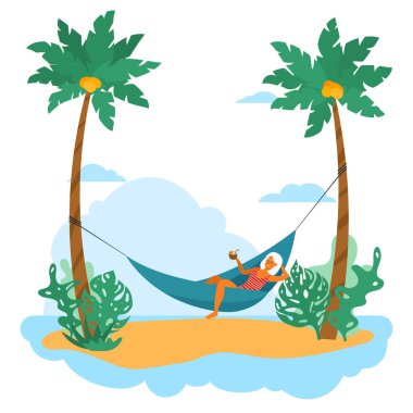 Yaşlı kadın hamakta dinleniyor.