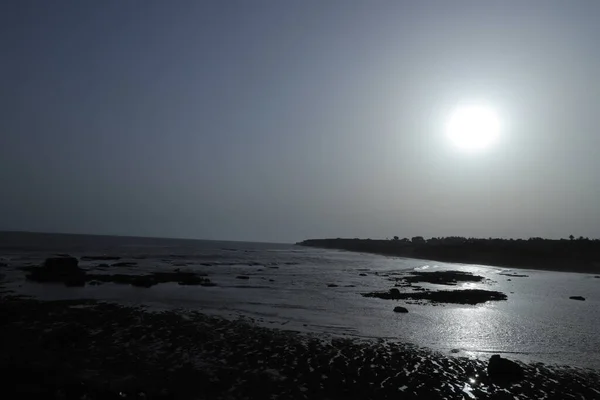 Schöner Blick Auf Den Strand Sand Und Meer Bei Sonnenuntergang — Stockfoto