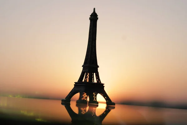Eiffeltoren Parijs Bij Zonsopgang Zonsondergang Kleine Eiffeltoren Met Zon — Stockfoto