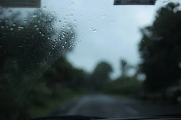 Poranna Przejażdżka Samochodem Widok Samochodu Dzień Deszczu — Zdjęcie stockowe