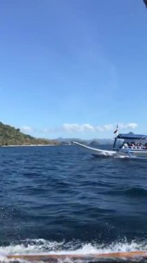 Denize açılmak ve dünyayı keşfetmek. 