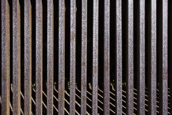 Железная Решетка Над Дренажным Каналом Дороге Ржавая Текстура — стоковое фото