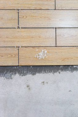 Seramik Döşemeler. Döşeme döşemesi hazırlığı.