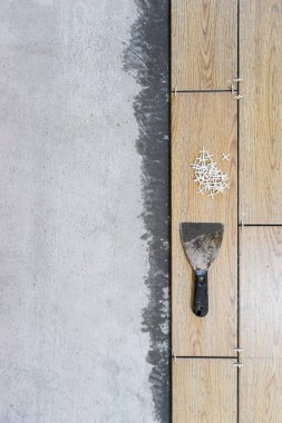 Seramik Döşemeler. Döşeme döşemesi hazırlığı.