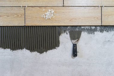 Seramik Döşemeler. Döşeme döşemesi hazırlığı.