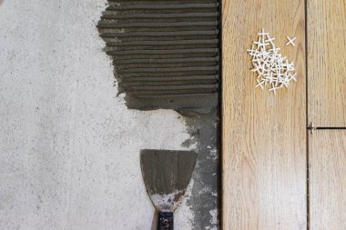 Seramik Döşemeler. Döşeme döşemesi hazırlığı.