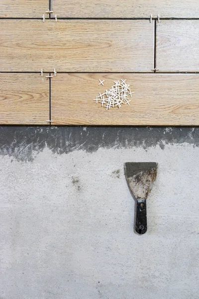 Seramik Döşemeler. Döşeme döşemesi hazırlığı.