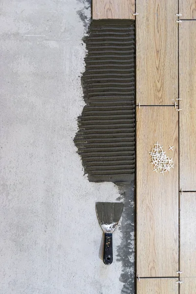 Seramik Döşemeler. Döşeme döşemesi hazırlığı.