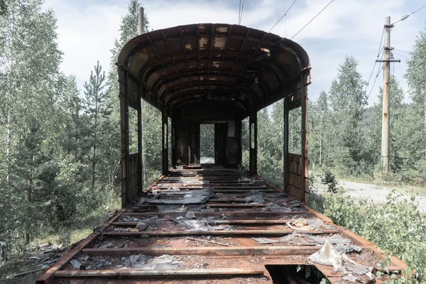 Transports Ferroviaires Abandonnés Détruits Dans Forêt — Photo