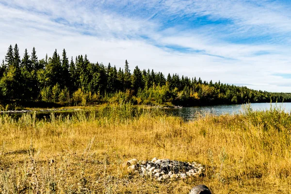 Longo Linha Costeira Lago Gleniffer Lake Provincial Recreation Area Alberta — Fotografia de Stock