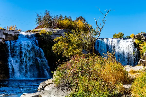 Tweeling Valt Herfst Lundbreck Falls Provinciaal Recreatiegebied Alberta Canada — Stockfoto