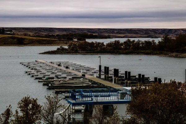 Sólo Par Barcos Los Resbalones Mediados Otoño Saskatchewan Landing Provincial — Foto de Stock