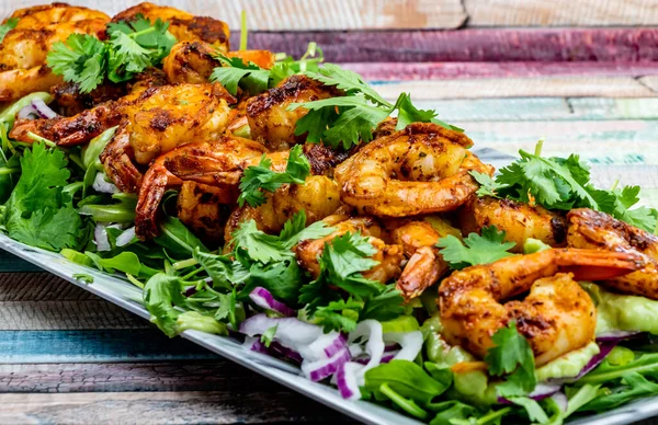 Cajun karides salatası. Calgary, Alberta, Kanada