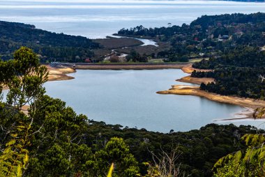 Waitakerie Barajı, Waitakerie Sıradağları, Kuzey Adası, Yeni Zelanda