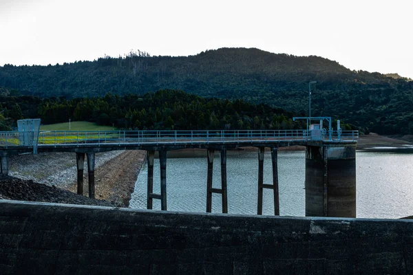 Sun Setting Waitakrie Dam Auckland New Zealand — Stock Photo, Image