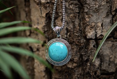 Güzel mavi kolyenin görüntüsü