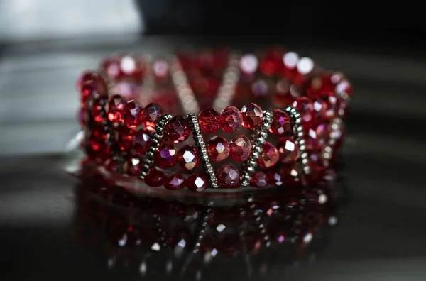 Imagen de hermosa pulsera roja —  Fotos de Stock