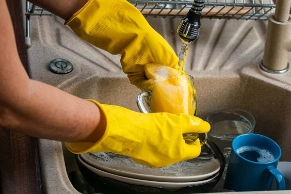 Image Middle Aged Women Washing Dishes — Stock Photo, Image