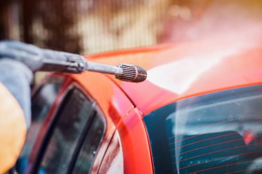 Elle oto yıkama ve basınçlı su..