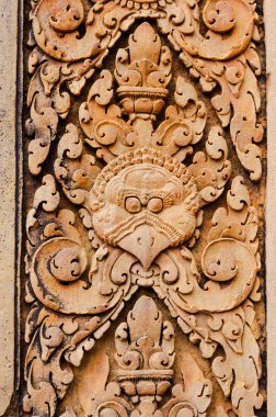 Angkor Wat Parkı, Kamboçya 'daki Bantai Srei Budist tapınağına taş süsleme