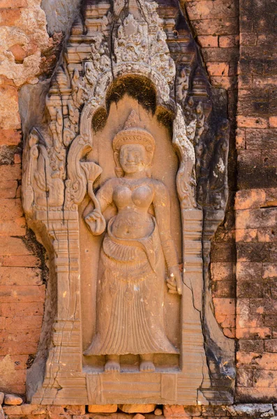 Apsara Bailarino Escultura Pedra Mitologia Hindu Esculpida Templo Lolei Angkor — Fotografia de Stock