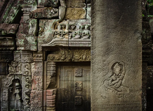 Steinskulptur Der Apsara Tänzerin Aus Der Hinduistischen Mythologie Gemeißelt Auf — Stockfoto