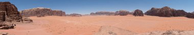 Ürdün 'ün Wadi Rum kentindeki bir çöl manzarasının manzarası. 