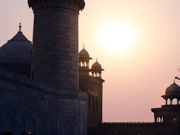 Backlit Close Detalhe Das Torres Taj Mahal Minaretes Nascer Sol — Fotografia de Stock
