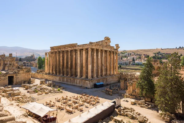 Baküs 'ün el değmemiş tapınağı yakınlarında, Baalbek miras alanı, Lübnan.