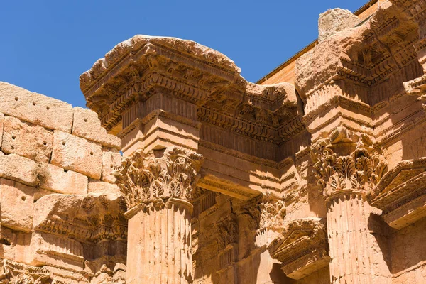 Carved Decors Ancient Roman Temple Jupiter Baalbek Heritage Site Lebanon — Stock Photo, Image