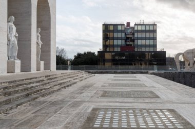 Square Colosseum (Palazzo della Civilta Italiana), İtalya 'nın başkenti Roma' da bulunan rasyonalizm mimarisi bölgesinde yer alan faşist dönemden kalma bir yapı.
