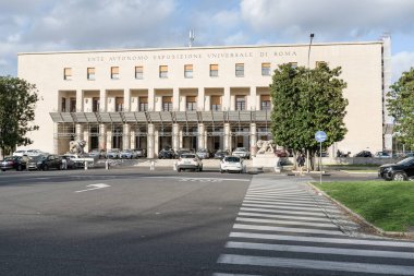 Square Colosseum (Palazzo della Civilta Italiana), İtalya 'nın başkenti Roma' da bulunan rasyonalizm mimarisi bölgesinde yer alan faşist dönemden kalma bir yapı.